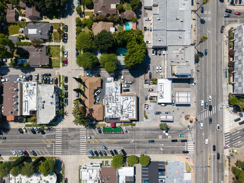 More Photos Of 4557 Sherman Oaks Ave, Sherman Oaks Restaurant For Lease