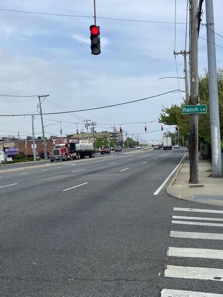 More Photos Of 1 Ranch Ln, Levittown Medical For Sale