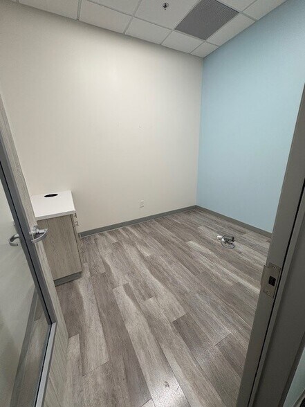 More Photos Of 1124 Merchants Way, O'Fallon Medical For Lease