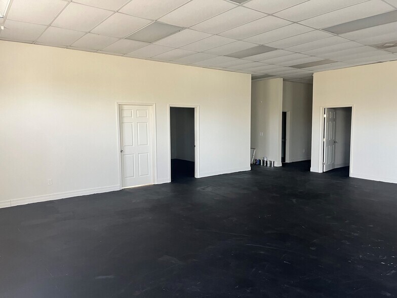 More Photos Of 219-227 W Canal Dr, Turlock Storefront Retail Office For Lease