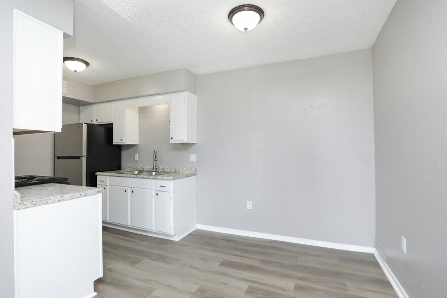 More Photos Of 2910 Old Lane City Rd, Wharton Apartments For Sale