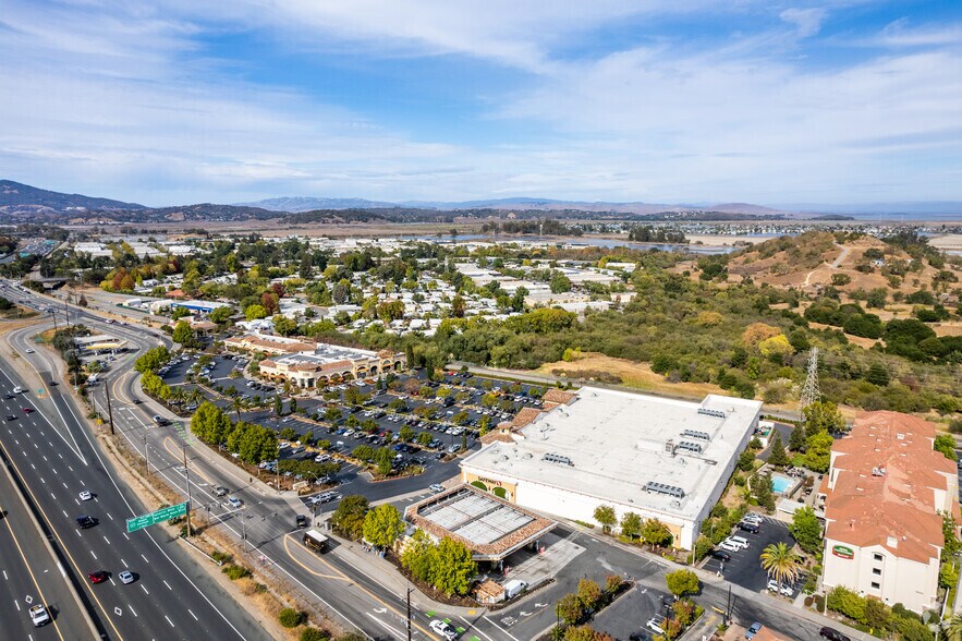 More Photos Of 5720 Nave Dr, Novato Supermarket For Lease