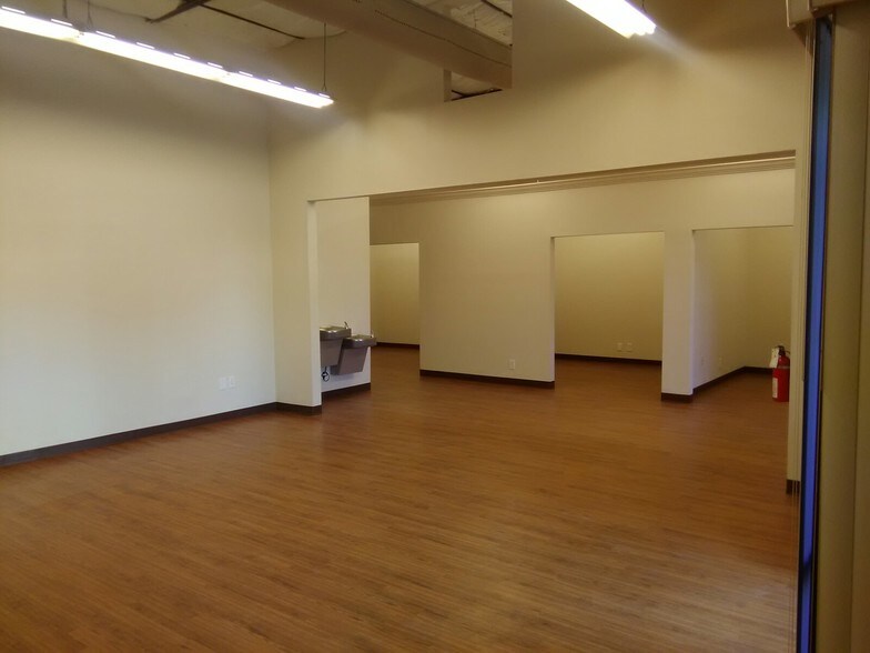 More Photos Of 9225 Ulmerton Rd, Largo Light Manufacturing For Sale