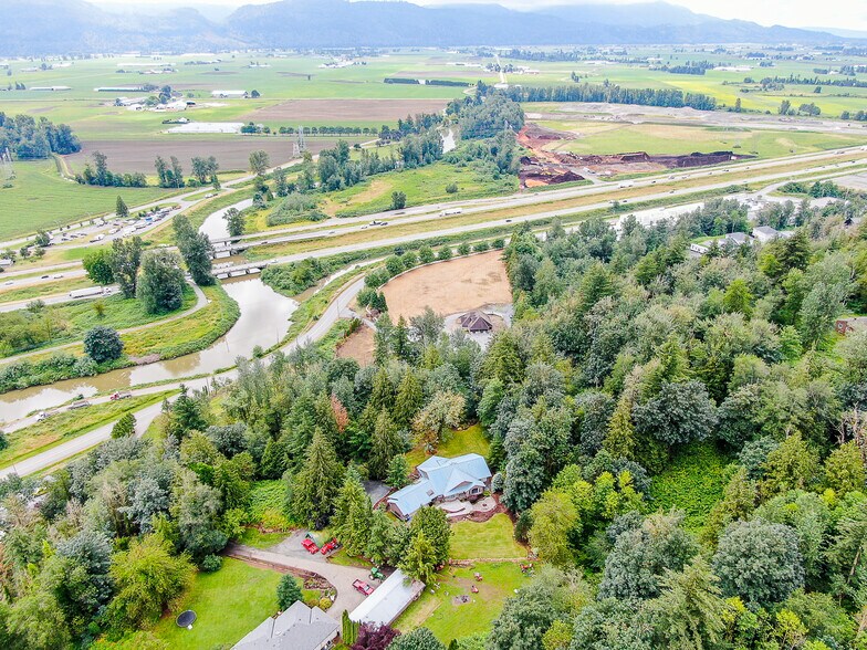 More Photos Of 3051 Eldridge Rd, Abbotsford Office For Sale