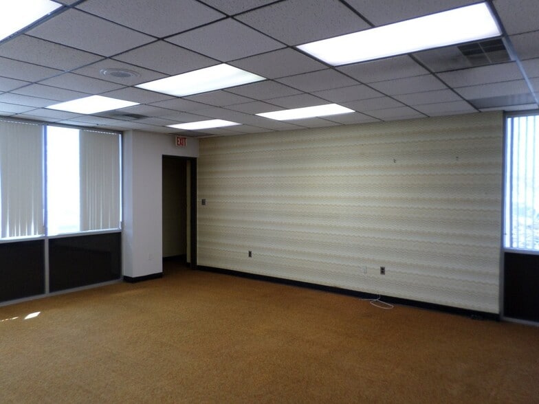 More Photos Of 224 Dunmore St, Throop Bank For Sale