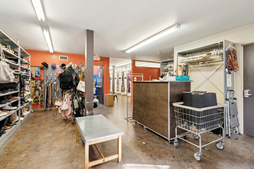 More Photos Of 4119 Magazine St, New Orleans Freestanding For Sale