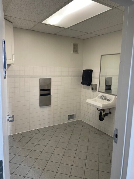 More Photos Of 250 Georgia St, Vallejo Office For Sale