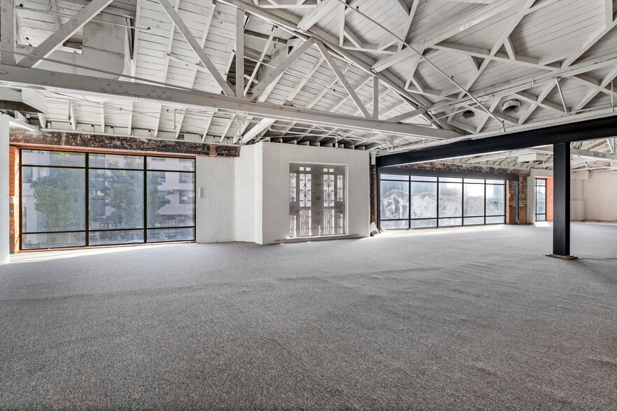 More Photos Of 735 S La Brea Ave, Los Angeles Freestanding For Sale