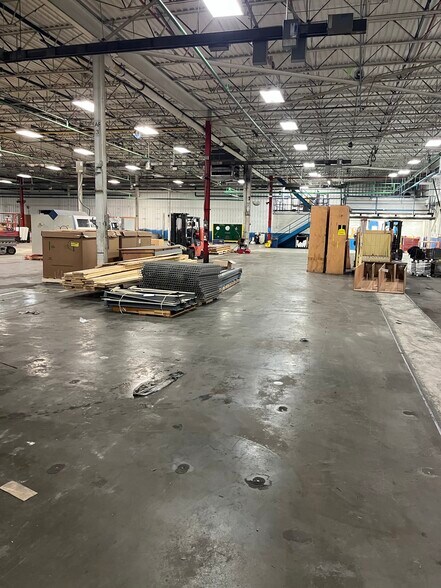 More Photos Of 1600 Airport Rd, Shenandoah Distribution For Lease