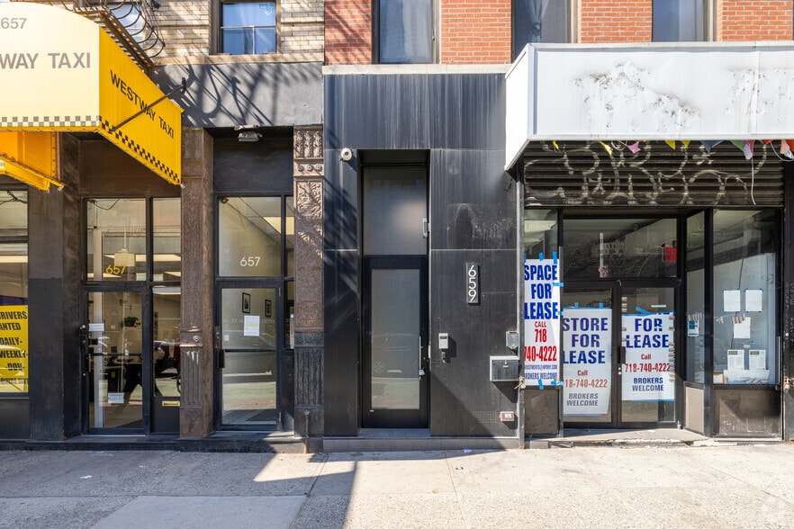 More Photos Of 659 Tenth Ave, New York Apartments For Lease