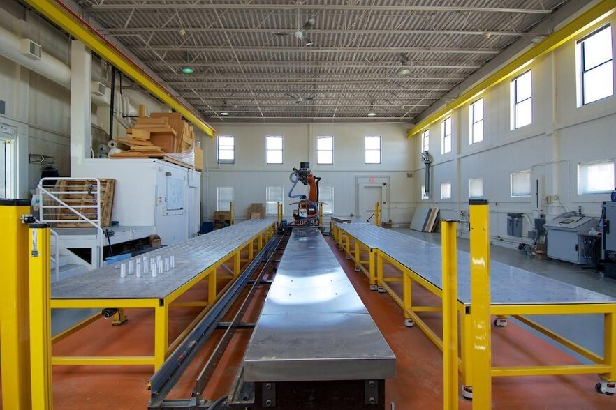 More Photos Of 15 Ward St, Somerville Flex For Lease