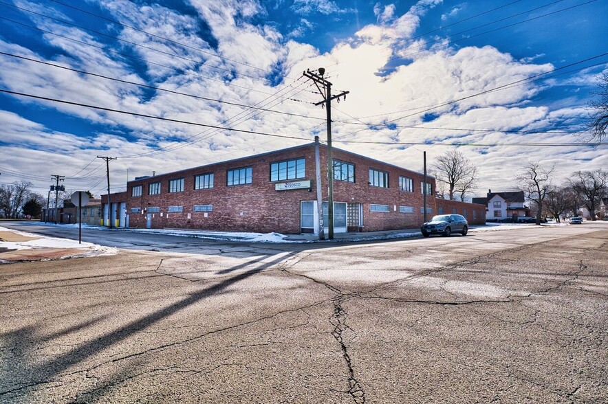 Primary Photo Of 651 S Martin Luther King Jr Ave, Waukegan Warehouse For Sale