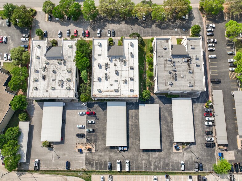 More Photos Of 14400 Northbrook Dr., San Antonio Unknown For Lease