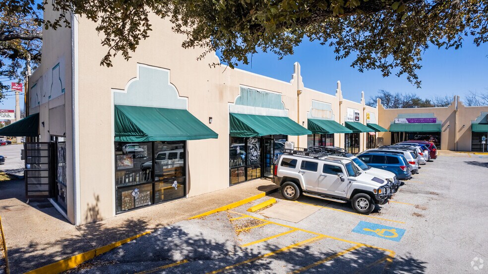 More Photos Of 7035-7075 Bandera Rd, San Antonio Unknown For Lease