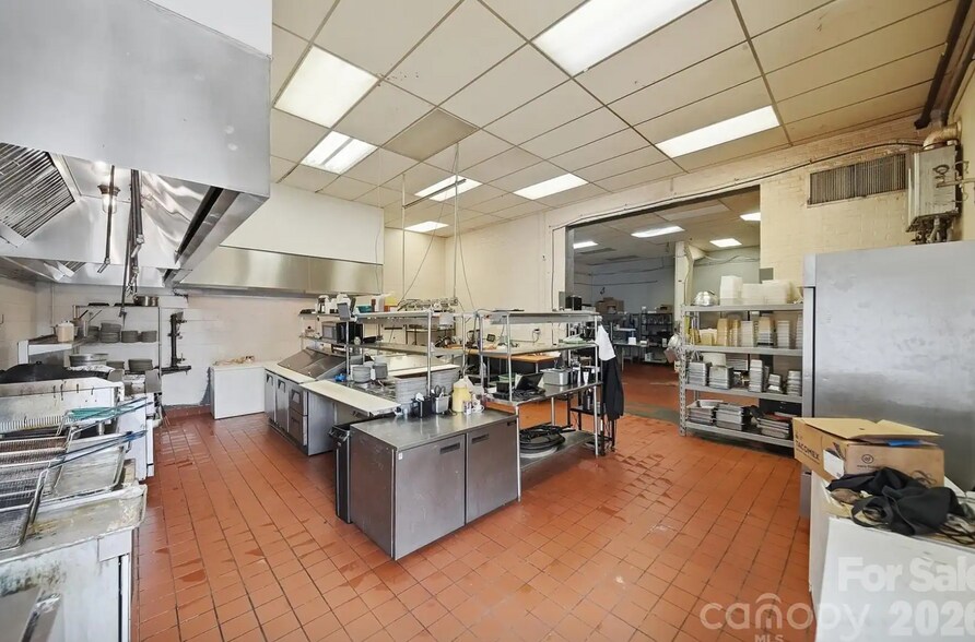 More Photos Of 47 Duke St, Granite Falls Bar For Sale