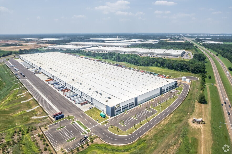 More Photos Of 3446 US 51 Hwy, Southaven Distribution For Lease