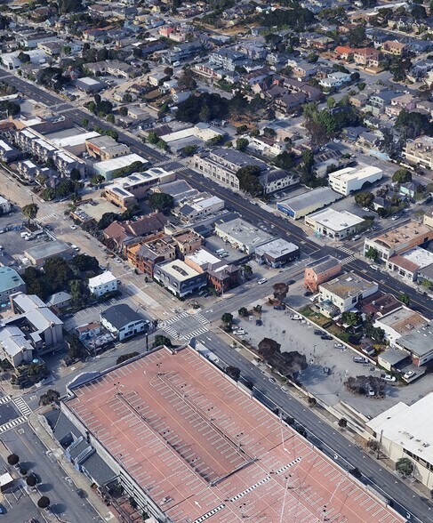 More Photos Of 201 Hoffman Ave, Monterey Office For Sale
