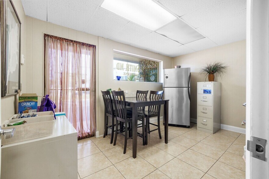 More Photos Of 1751 66th St N, Saint Petersburg Office For Sale