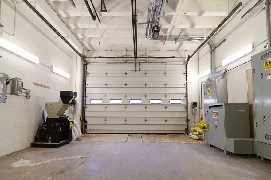 More Photos Of 400 N Lexington St, Pittsburgh Flex For Lease