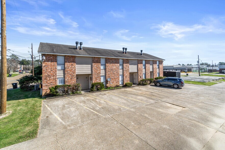 More Photos Of , Baton Rouge Multifamily For Sale