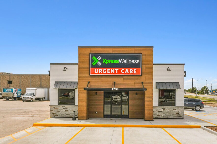 More Photos Of 2031 W 6th Ave, Emporia Medical For Sale