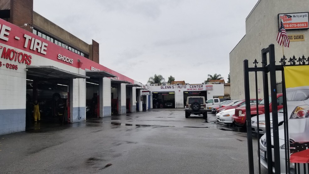 More Photos Of 5569 Reseda Blvd, Tarzana Auto Repair For Lease