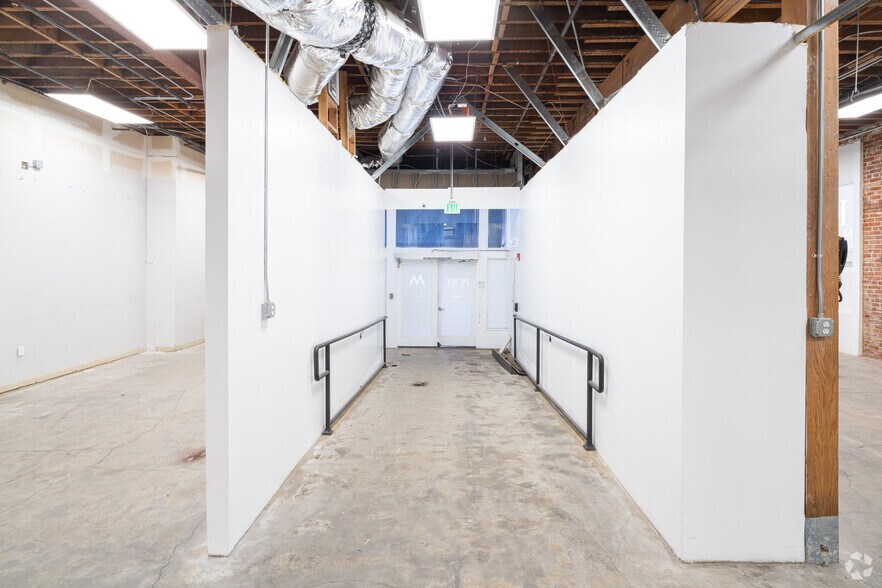 More Photos Of 2614 Crenshaw Blvd, Los Angeles Loft Creative Space For Lease