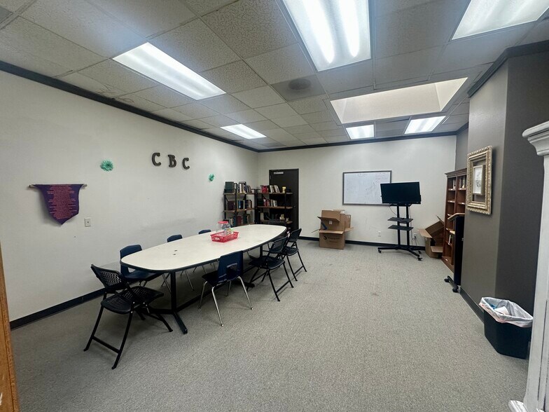 More Photos Of 3752 Elizabeth St, Riverside Office For Lease