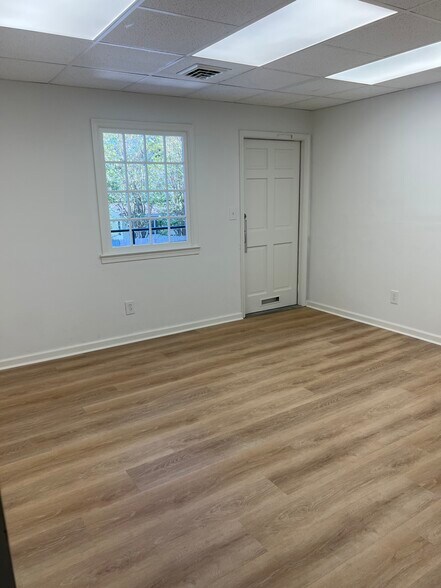 More Photos Of 5541 Parliament Dr, Virginia Beach Loft Creative Space For Sale