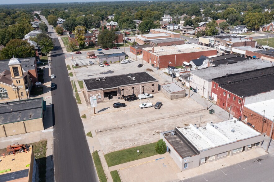 More Photos Of 509 - 511 W. Rollins, Moberly Office For Lease
