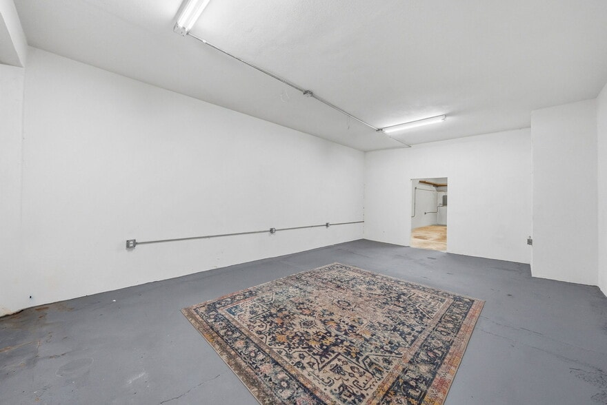 More Photos Of 586 W Avenue 28, Los Angeles Warehouse For Lease