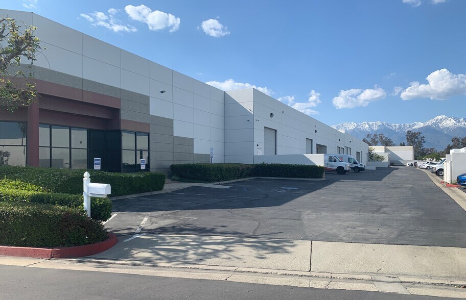 More Photos Of 2021 E Locust Ct, Ontario Warehouse For Lease