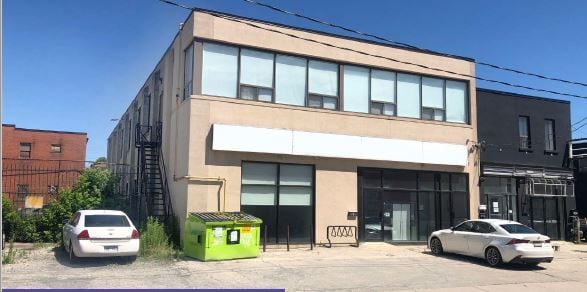 More Photos Of 274 Geary Ave, Toronto Showroom For Sale