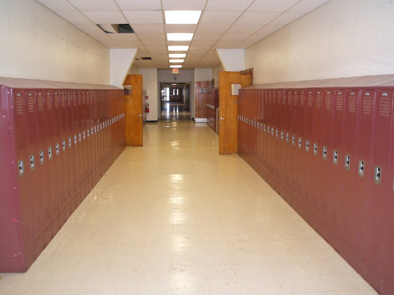 More Photos Of 1901 Mascoutah Ave, Belleville Schools For Sale