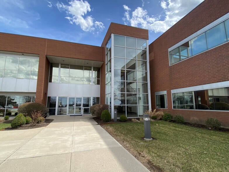 More Photos Of 2633 Campbell Rd, Sidney Office For Sale