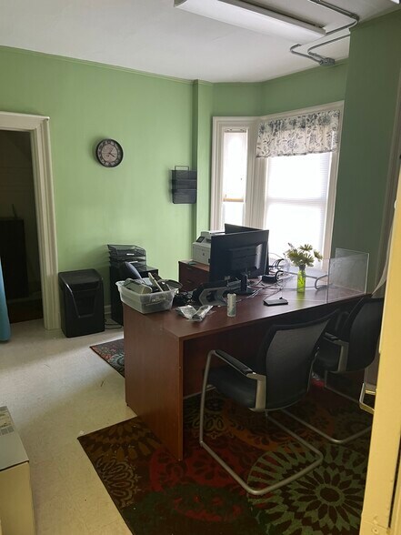More Photos Of 205 Retreat Ave, Hartford Office Residential For Sale