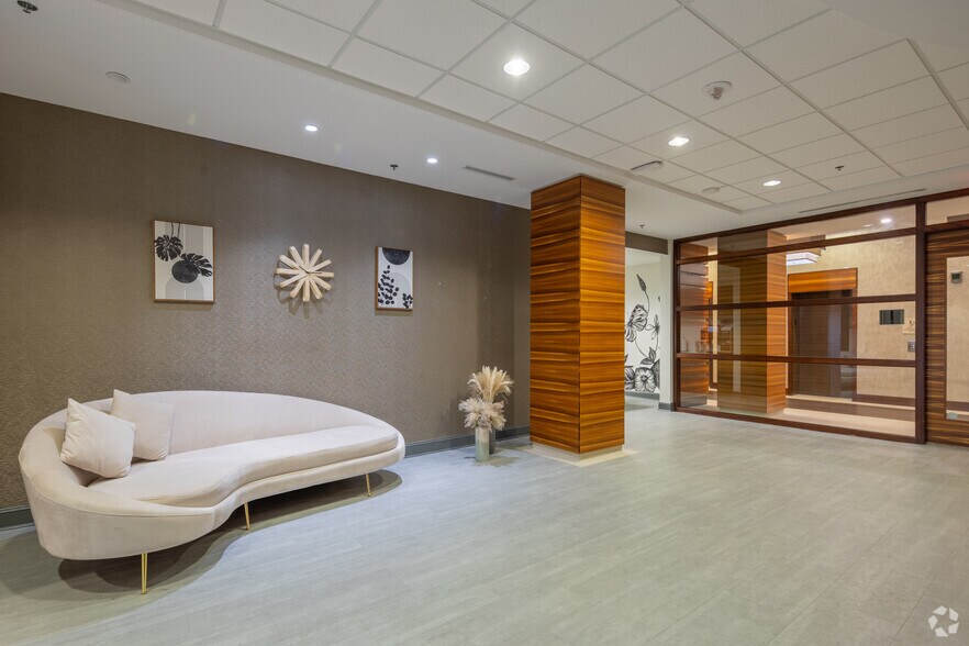 More Photos Of 1501 Main St, Columbia Coworking Space