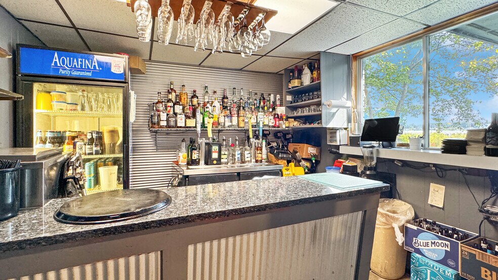 More Photos Of 2403 Sunnyside Dr, Cadillac Restaurant For Sale