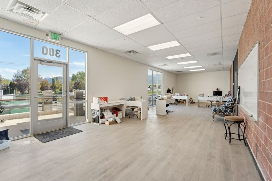 More Photos Of 999 W 1500 S, Woods Cross Warehouse For Lease