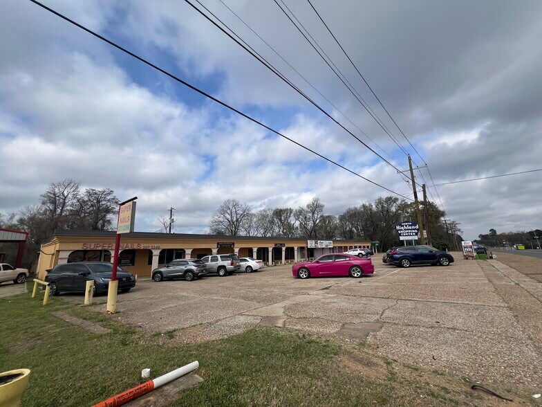 More Photos Of 3143-3161 N Market St, Shreveport, Ln, Shreveport Storefront For Sale