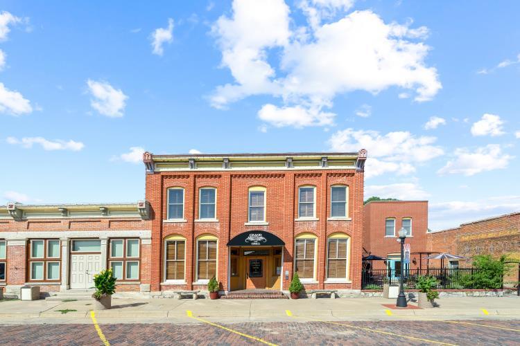 More Photos Of 215 Broadway St, Cottonwood Falls Hotel For Sale