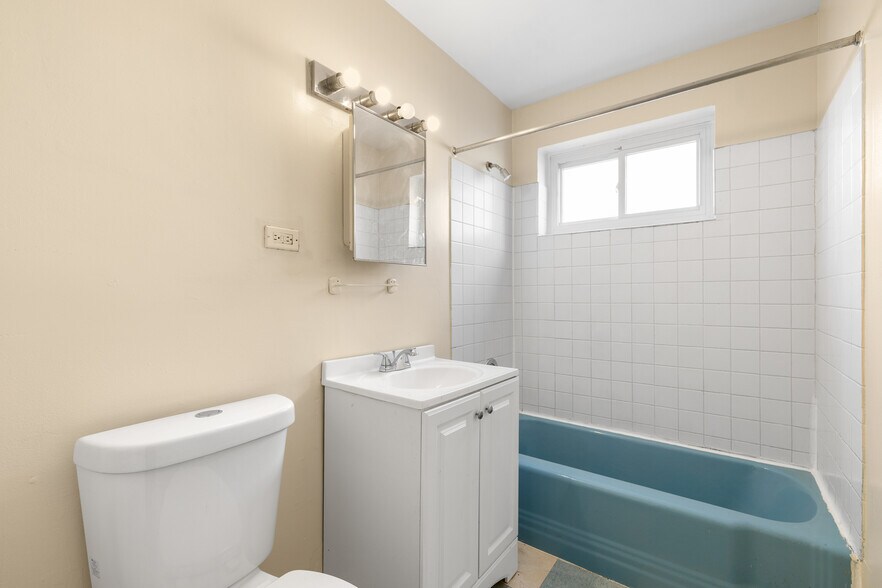 More Photos Of 3631 147th St, Midlothian Apartments For Sale