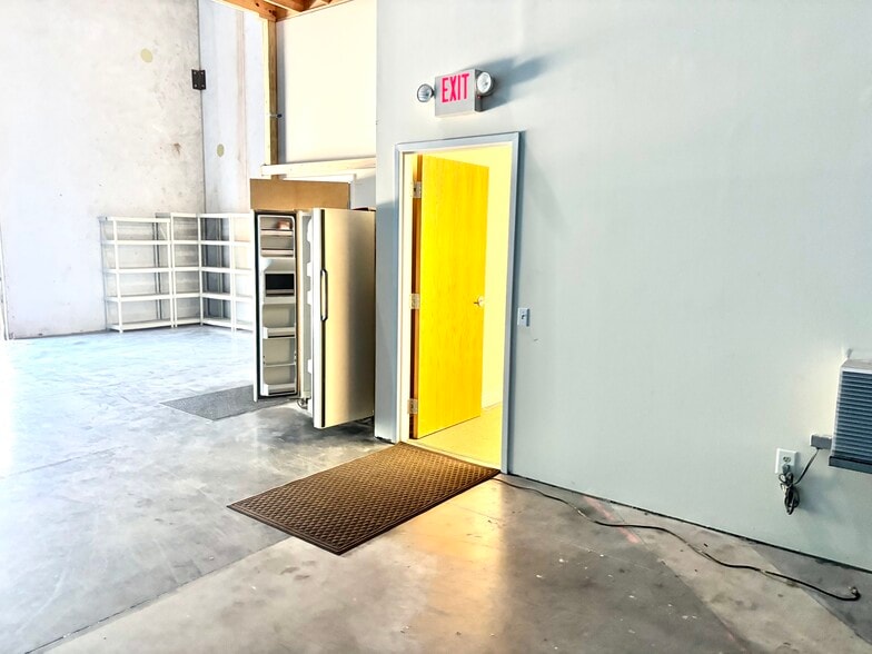 More Photos Of 4188 Westroads Dr, Riviera Beach Warehouse For Sale