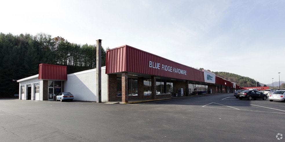 Primary Photo Of 665-691 US 19 Hwy E, Burnsville General Retail For Lease