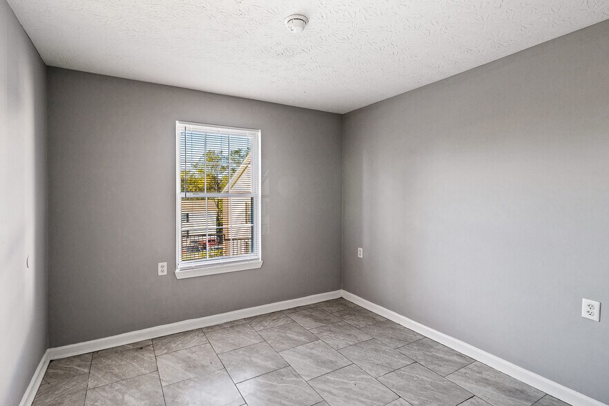 More Photos Of 200 Hubbard Rd, Winchester Apartments For Sale