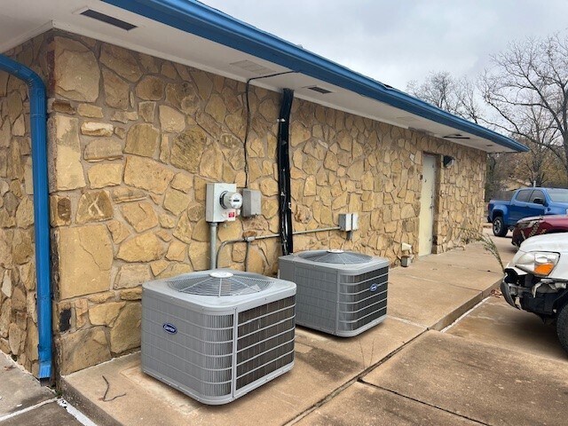 More Photos Of 1518 W 9th, Stillwater Drugstore For Sale