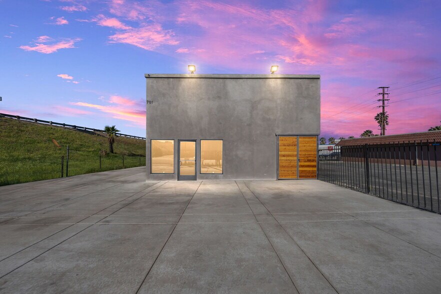 More Photos Of 701 Texas St, Redlands Office For Sale