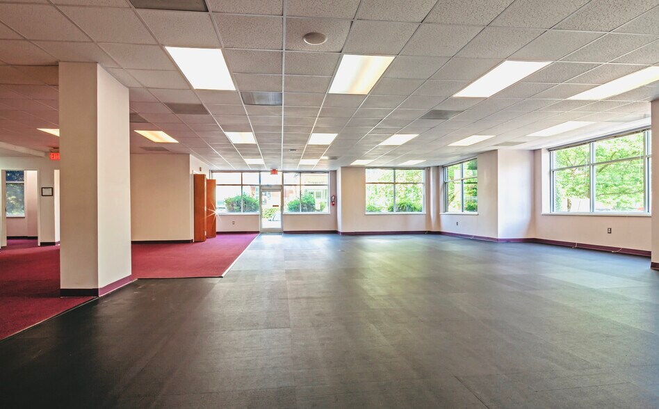 More Photos Of 100 Timberhill Pl, Chapel Hill Medical For Lease