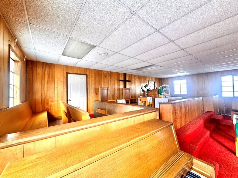 More Photos Of 105 Smith St, Beckley Religious Facility For Sale