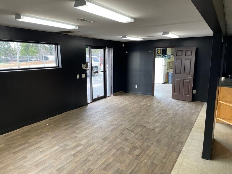 More Photos Of 403 Highway 183, Piedmont Light Manufacturing For Lease